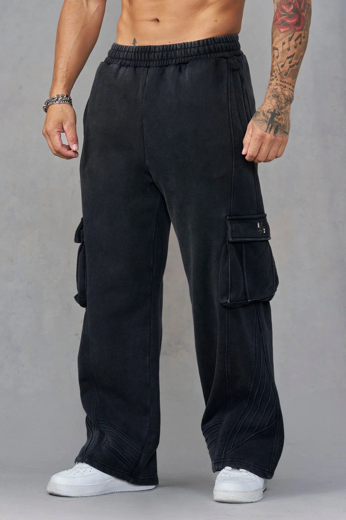 2131 - BATMAN ARMORED SWEATS "BLACK WASH"